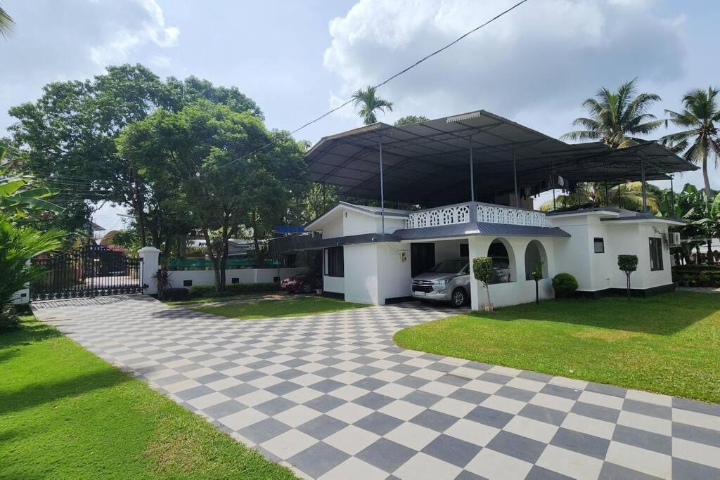 Garden Park Villa Tiruvalla Esterno foto